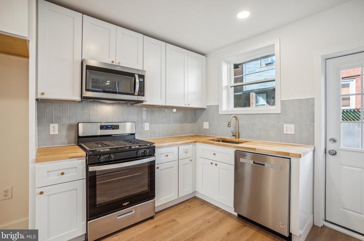 2144 Opal St, Philadelphia PA  19145-3606 exterior