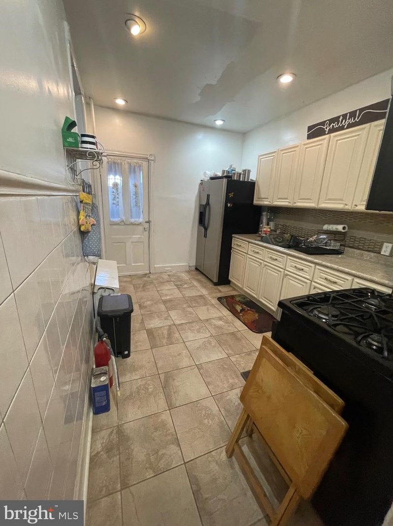 3244 Huntingdon St, Philadelphia PA 19132-2828 exterior