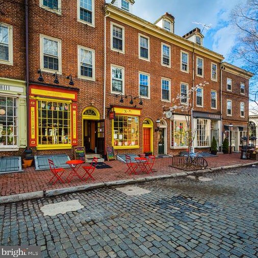 130 Spruce St, Philadelphia PA  19106-4319 exterior