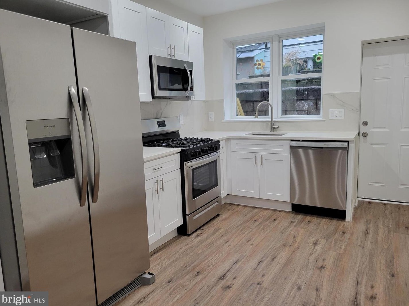 917 Tree St, Philadelphia PA  19148-3121 exterior