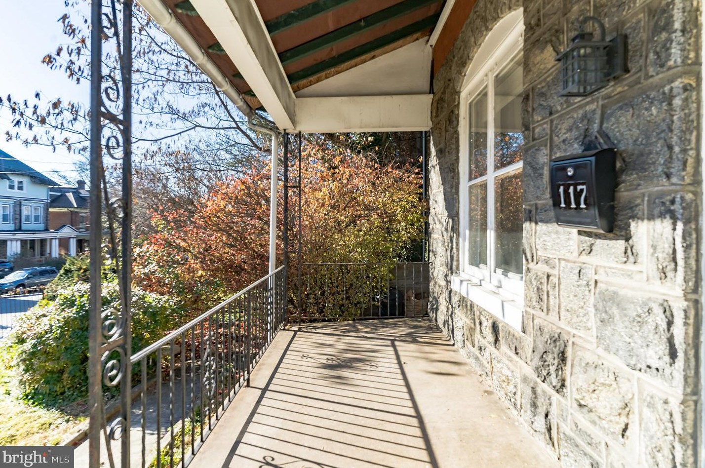 117 Rochelle Ave, Philadelphia PA  19128-3811 exterior