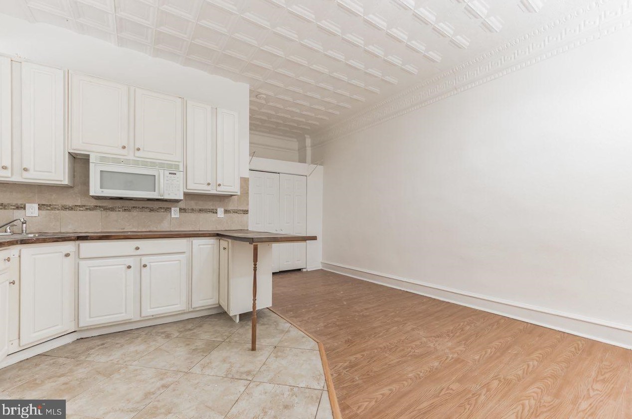 2420 Duncan St, Philadelphia PA 19124-4112 exterior