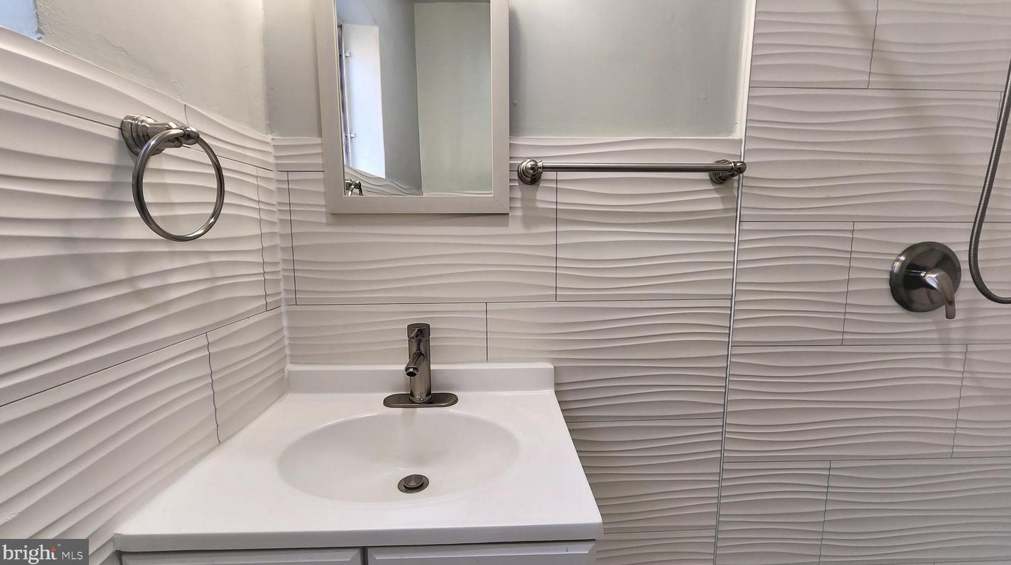 148 Huntingdon St, Philadelphia PA  19133-4028 exterior