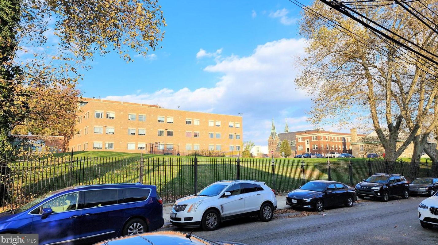 148 Huntingdon St, Philadelphia PA  19133-4028 exterior