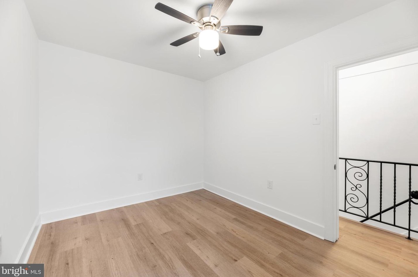 2972 Salmon St, Philadelphia PA  19134-5723 exterior
