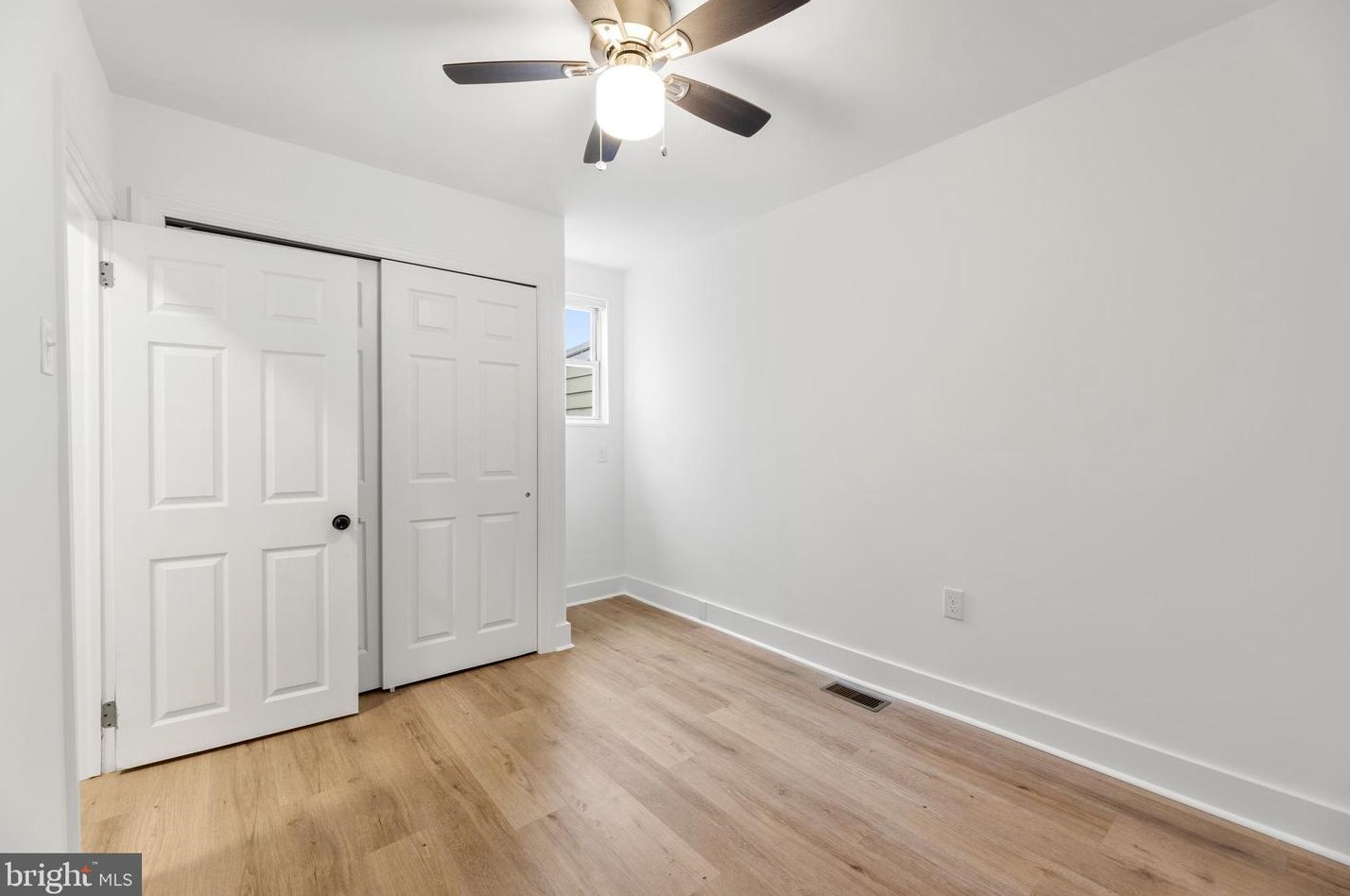 2972 Salmon St, Philadelphia PA  19134-5723 exterior