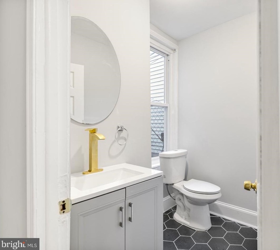 2016 Pierce St, Philadelphia PA  19145-2013 exterior
