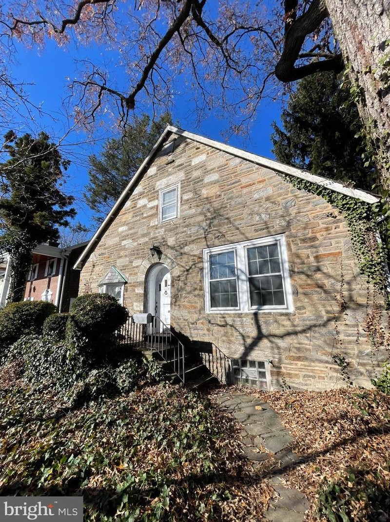 835 Phil Ellena St, Philadelphia PA  19119-1534 exterior