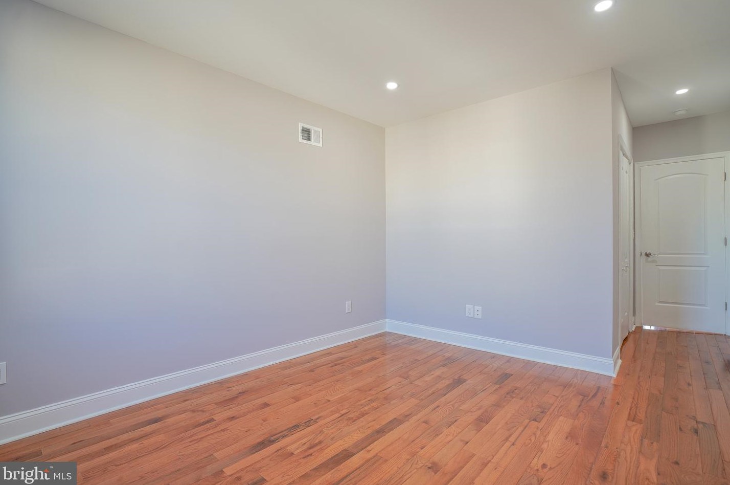 2309 Tasker St, Philadelphia PA  19145-1330 exterior