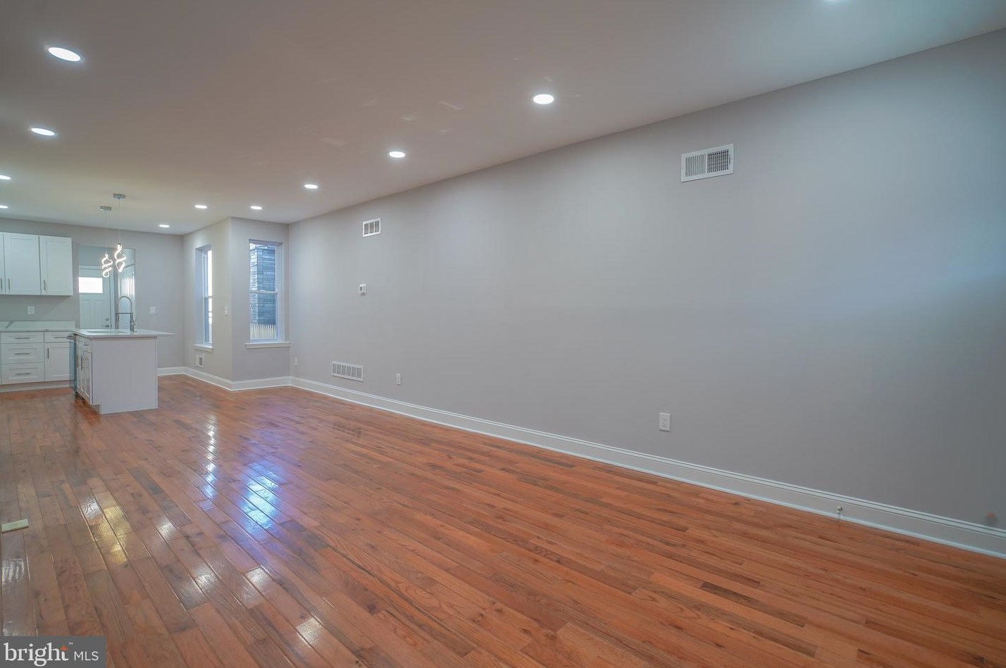 2309 Tasker St, Philadelphia PA  19145-1330 exterior