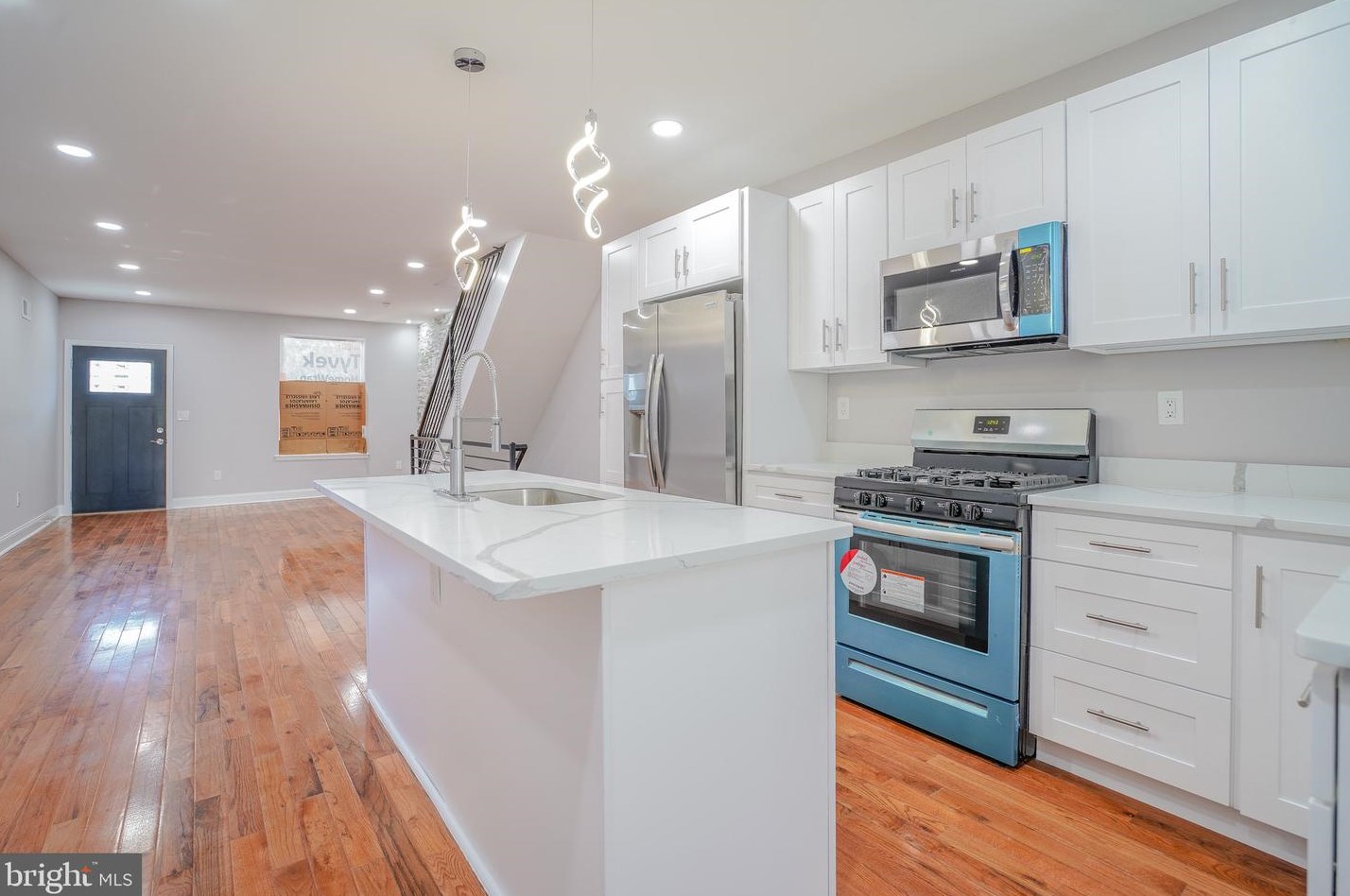 2309 Tasker St, Philadelphia PA  19145-1330 exterior