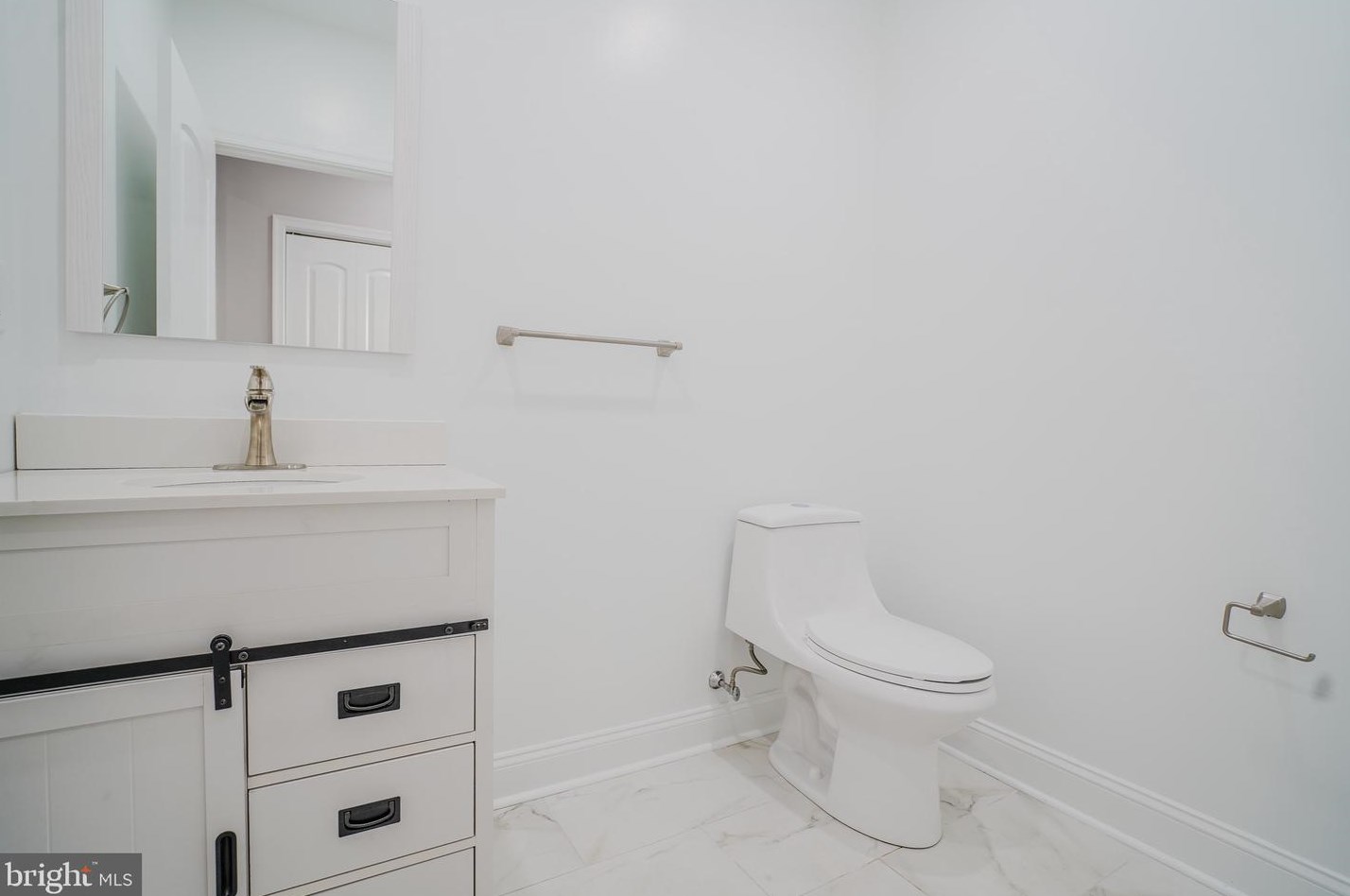 2309 Tasker St, Philadelphia PA  19145-1330 exterior