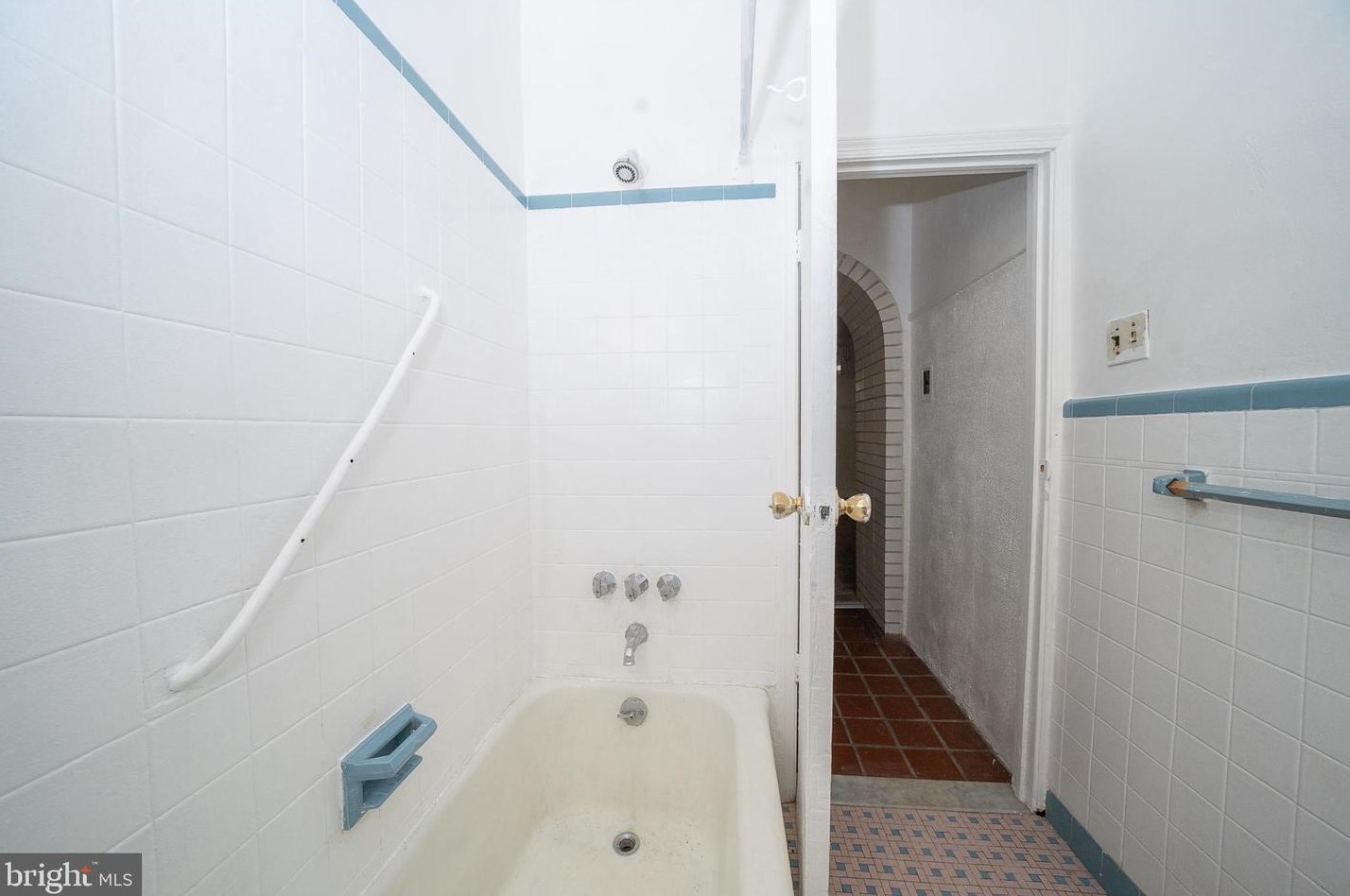 6619 Haverford Ave, Philadelphia PA 19104-1823 exterior