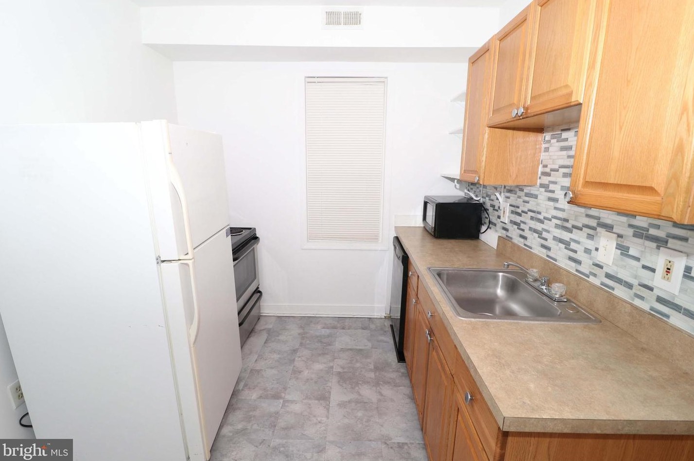 1217 Susquehanna Ave, Philadelphia PA 19121-1225 exterior