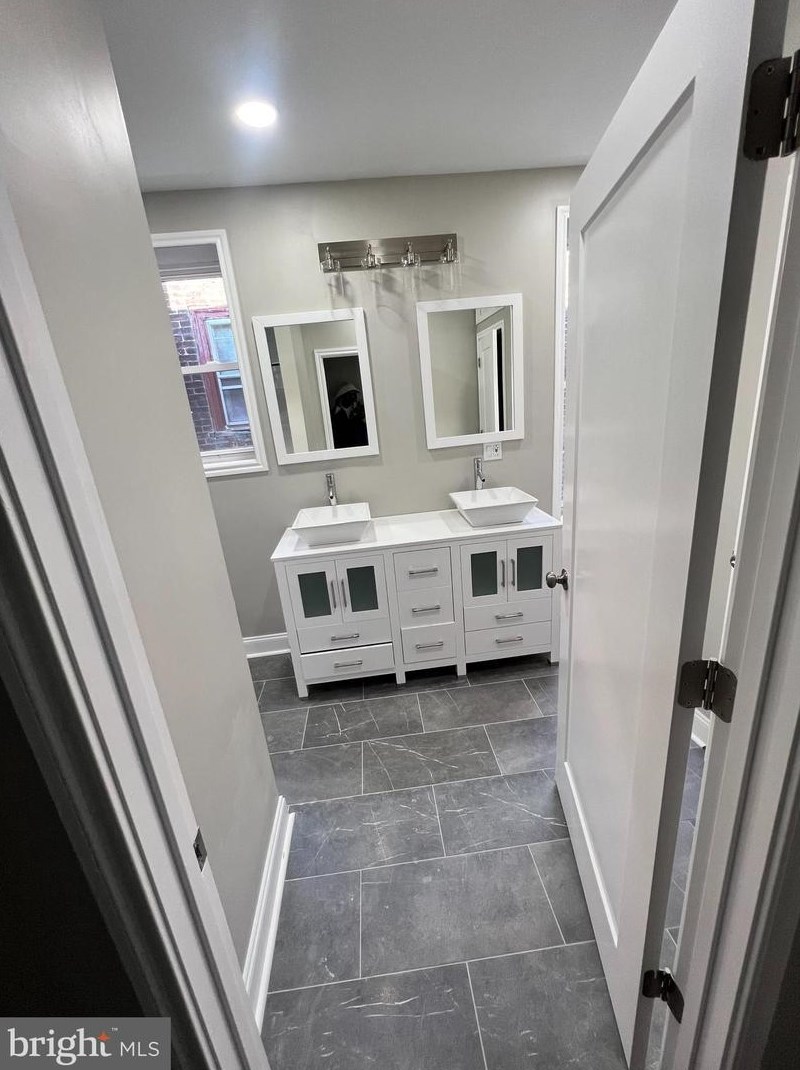 5237 Knox St, Philadelphia PA  19144-3513 exterior