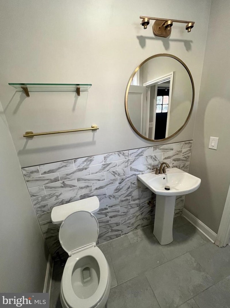 5237 Knox St, Philadelphia PA  19144-3513 exterior