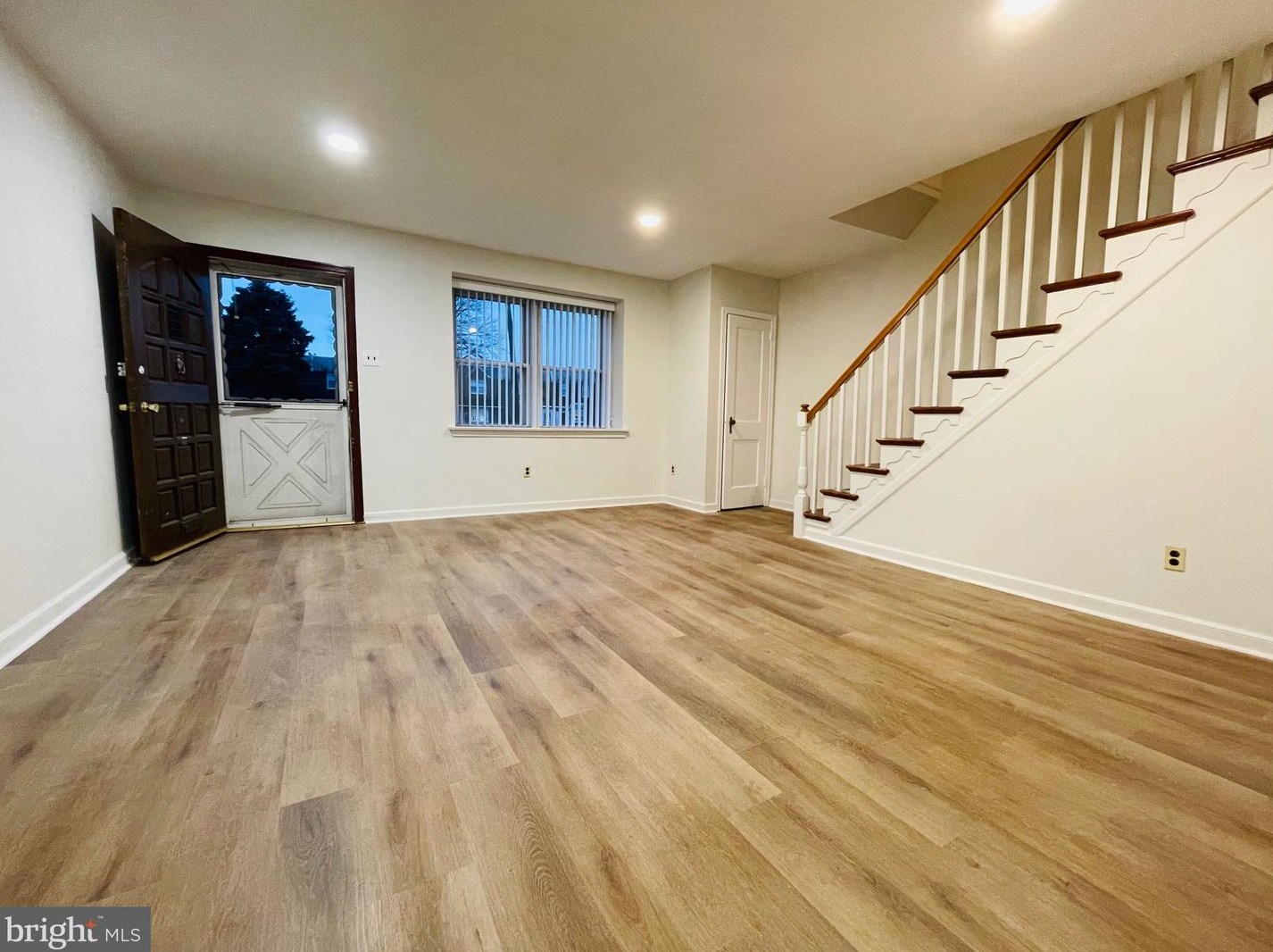 2129 Longshore Ave, Philadelphia PA  19149-1818 exterior