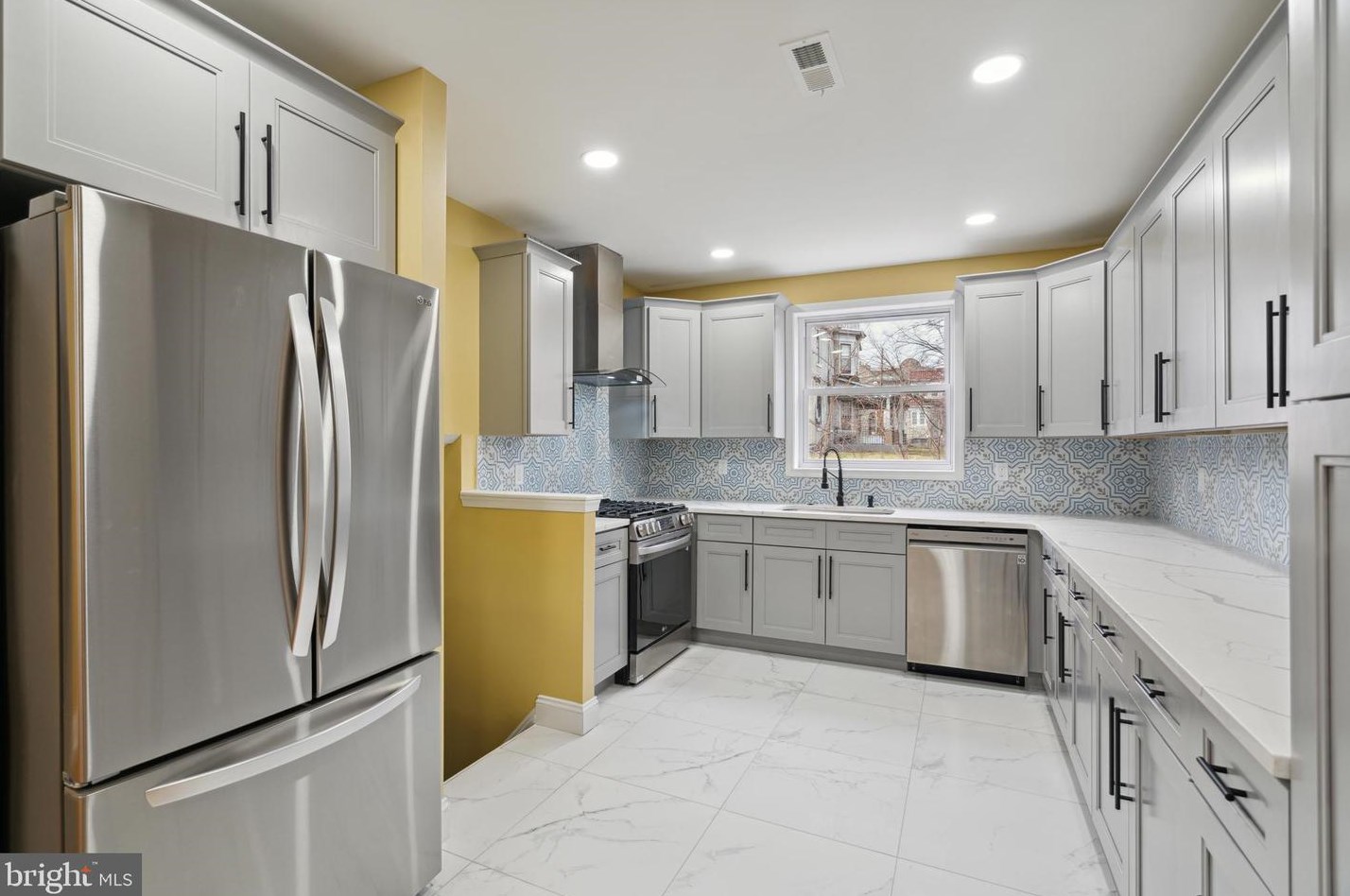 405 Phil Ellena St, Philadelphia PA  19119-1944 exterior