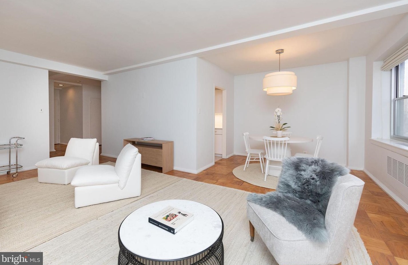 220 Rittenhouse Sq, Philadelphia PA 19103-5709 exterior