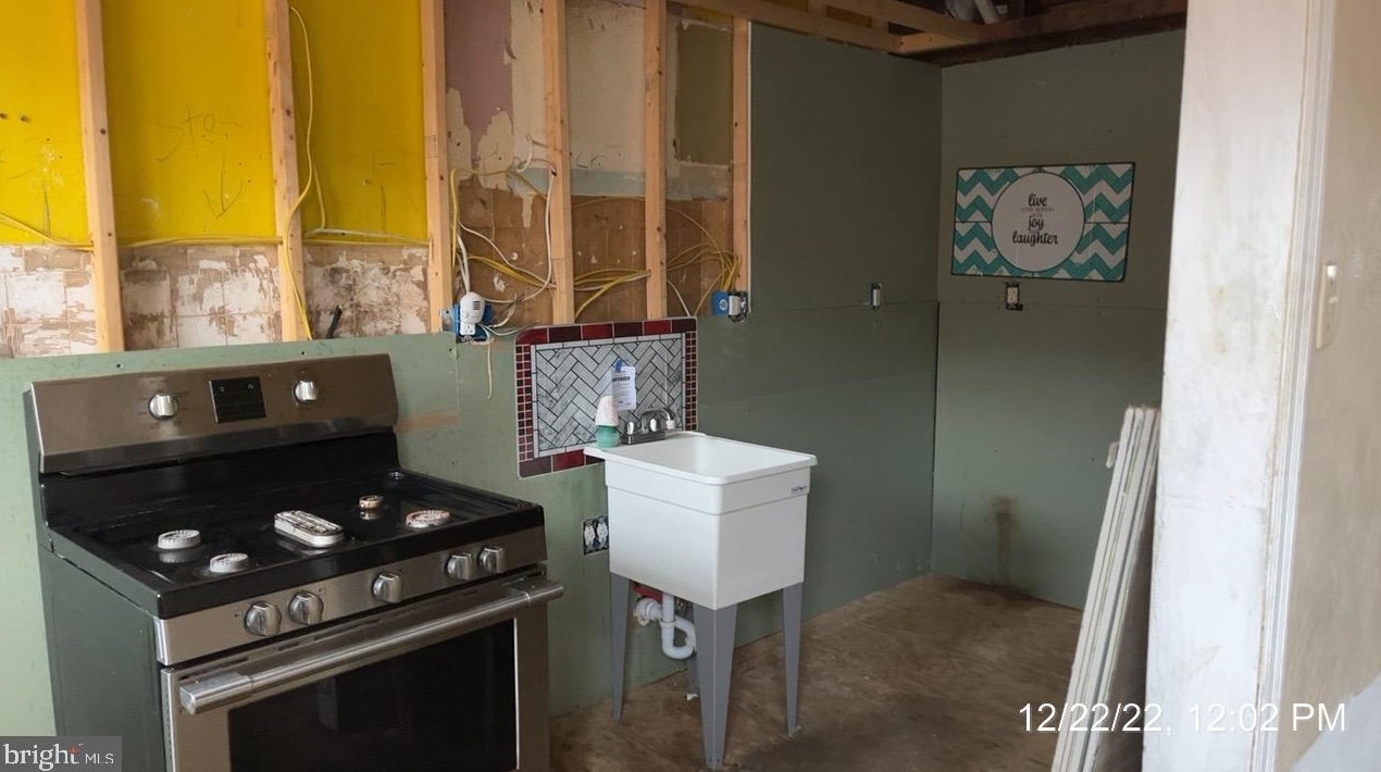 8546 Provident Rd, Philadelphia PA  19150-1606 exterior