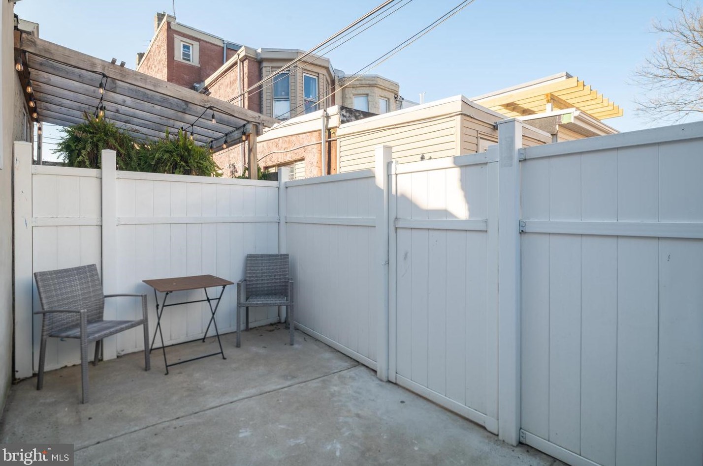 2454 Amber St, Philadelphia PA  19125-1619 exterior