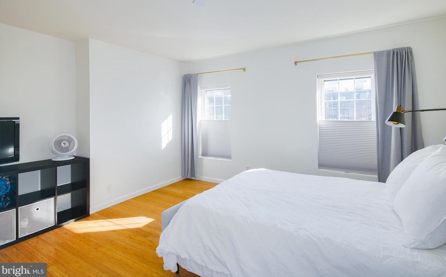 2454 Amber St, Philadelphia PA  19125-1619 exterior