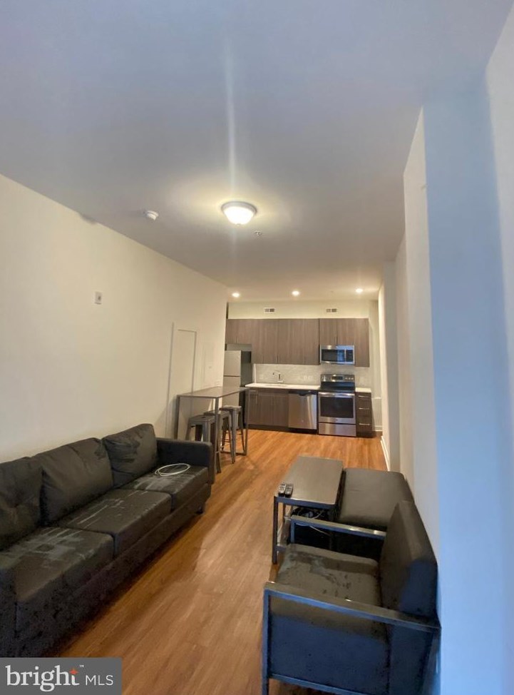 4027 Baring St, Philadelphia PA 19104-2271 exterior