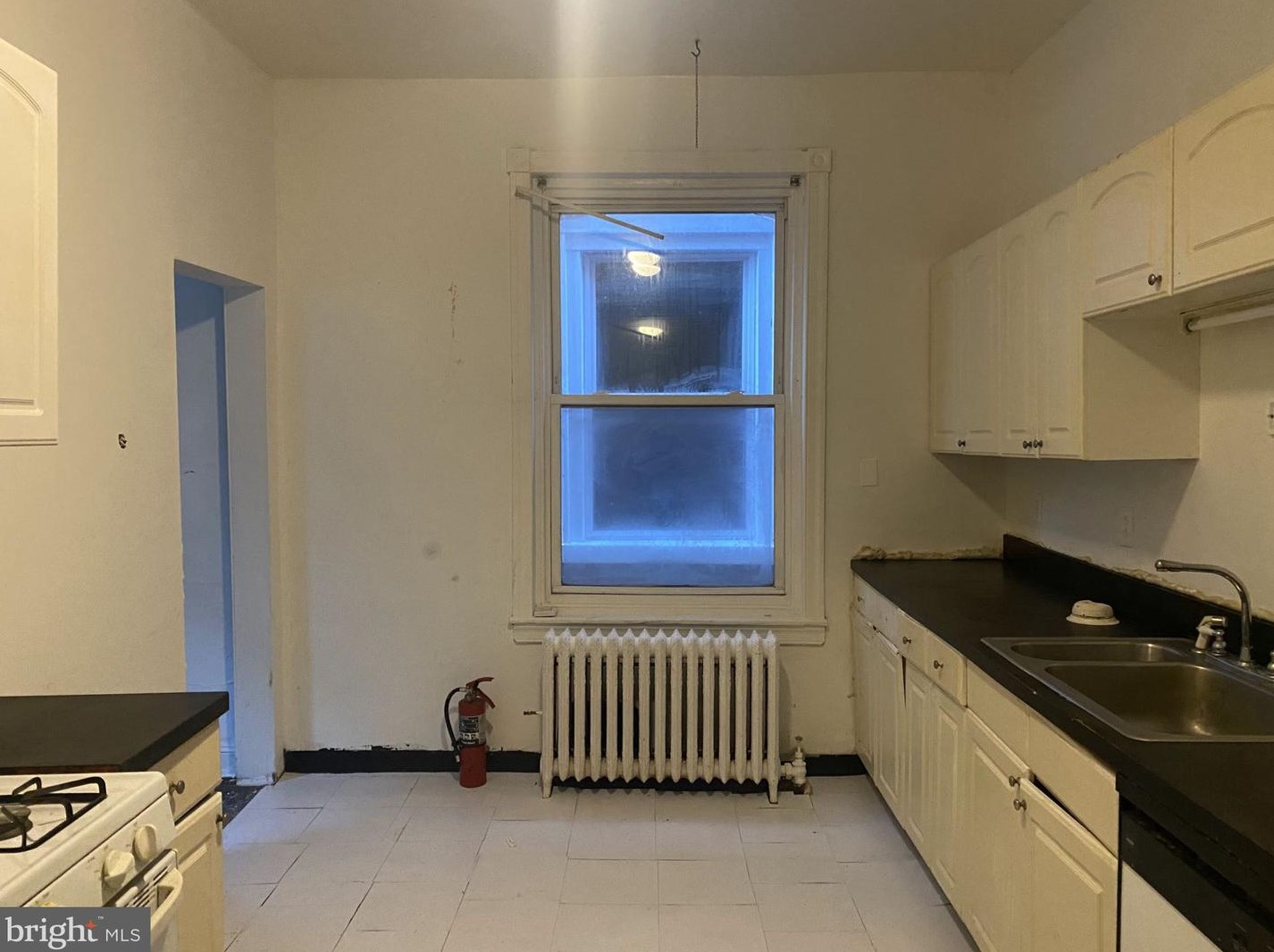 627 Locust Ave, Philadelphia PA  19144-1344 exterior