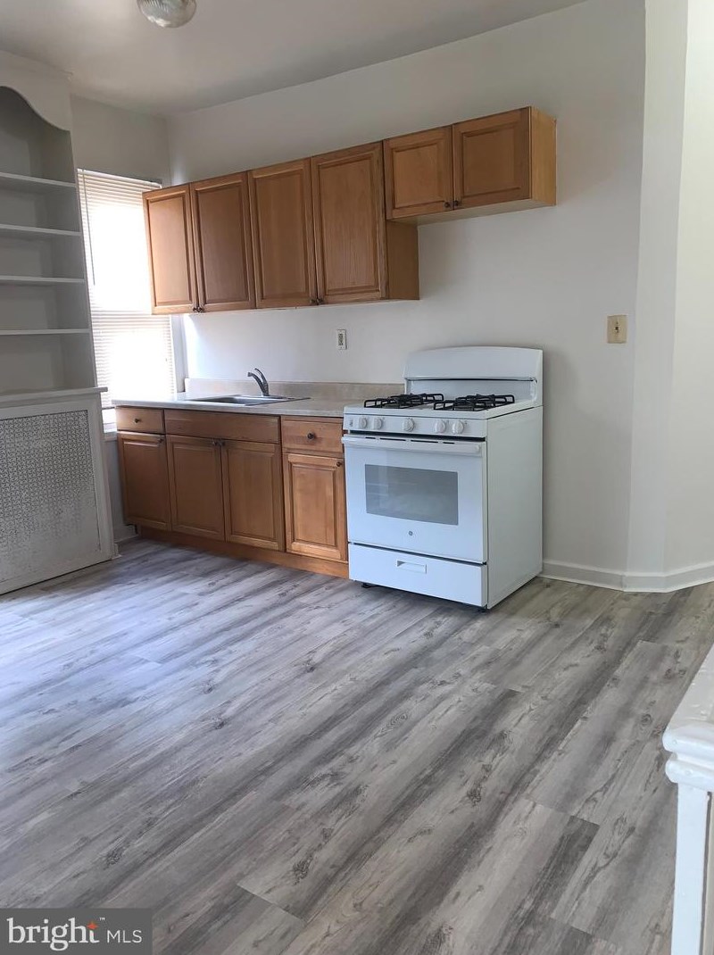 325 Lindley Ave, Philadelphia PA 19141-2211 exterior