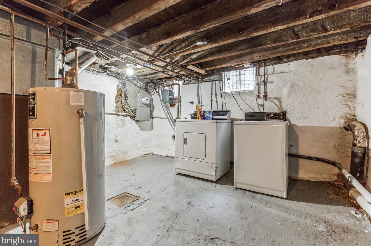 2425 Meredith St, Philadelphia PA  19130-2521 exterior