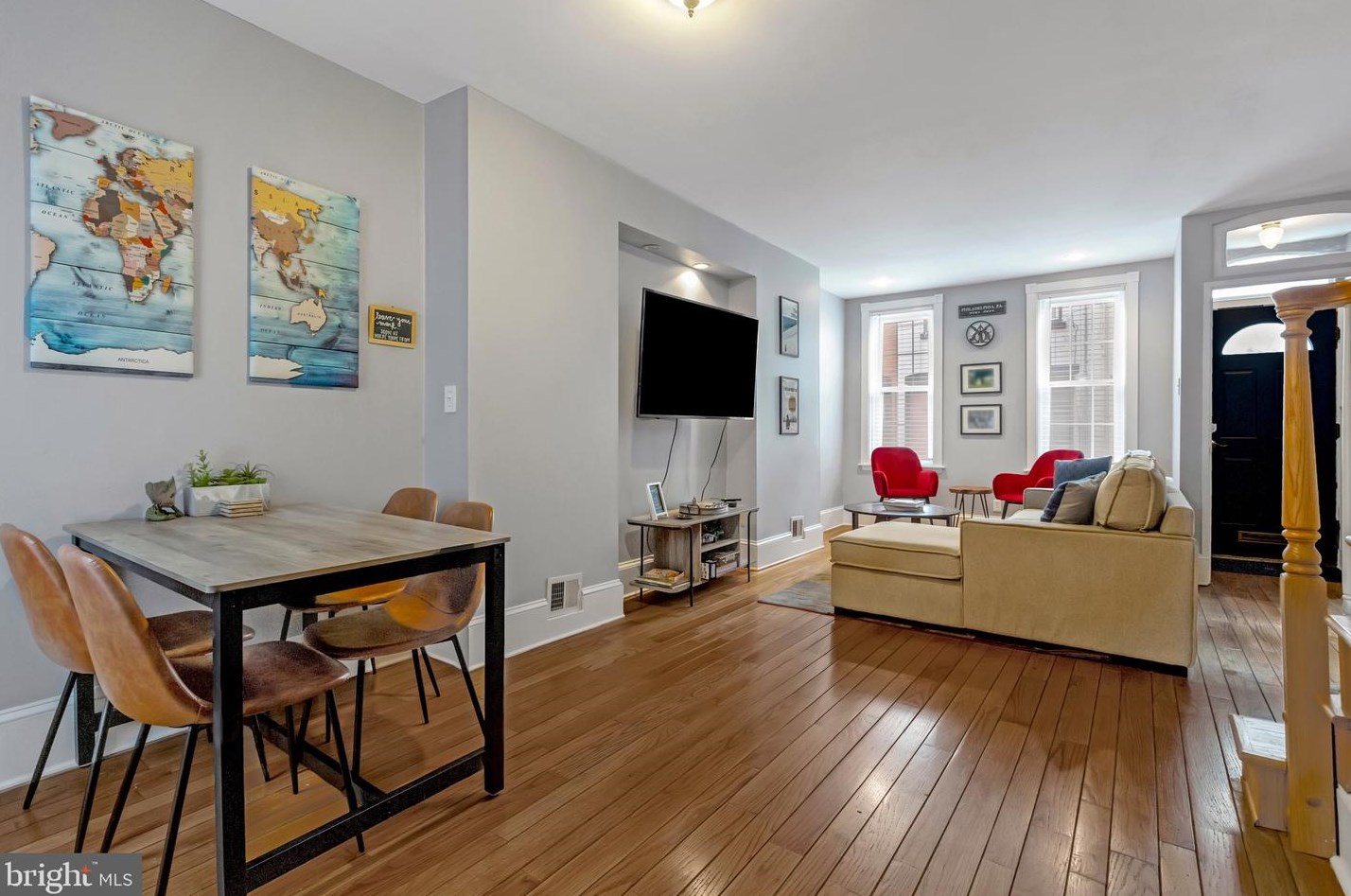 2425 Meredith St, Philadelphia PA  19130-2521 exterior