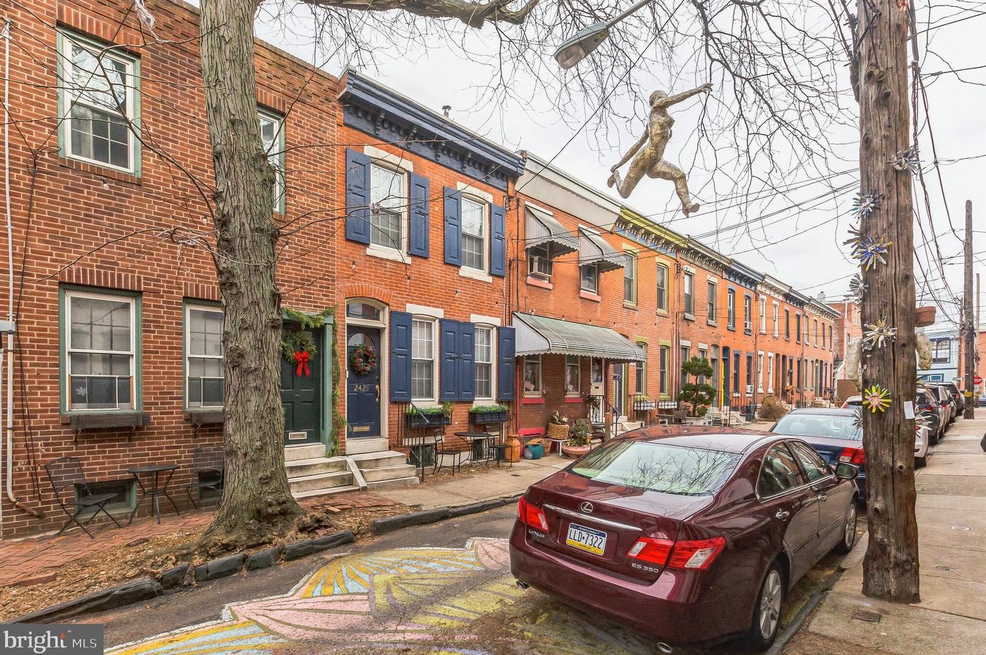 2425 Meredith St, Philadelphia PA  19130-2521 exterior