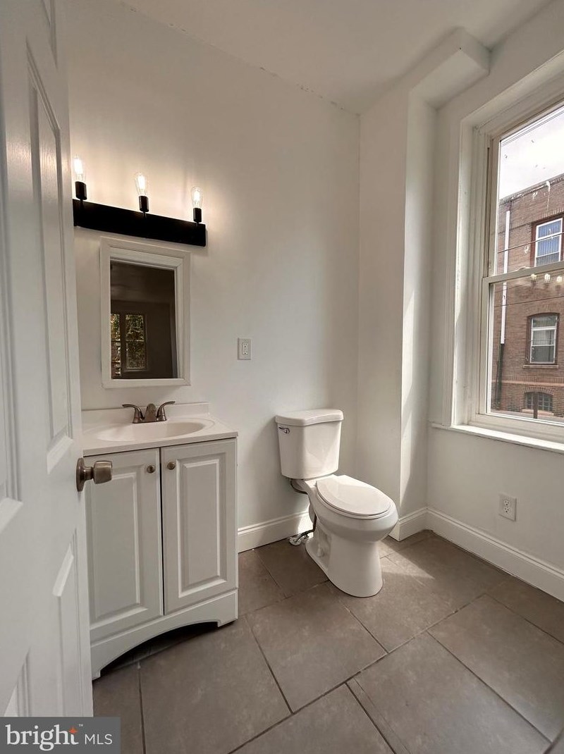 1525 Overington St, Philadelphia PA  19124-5807 exterior