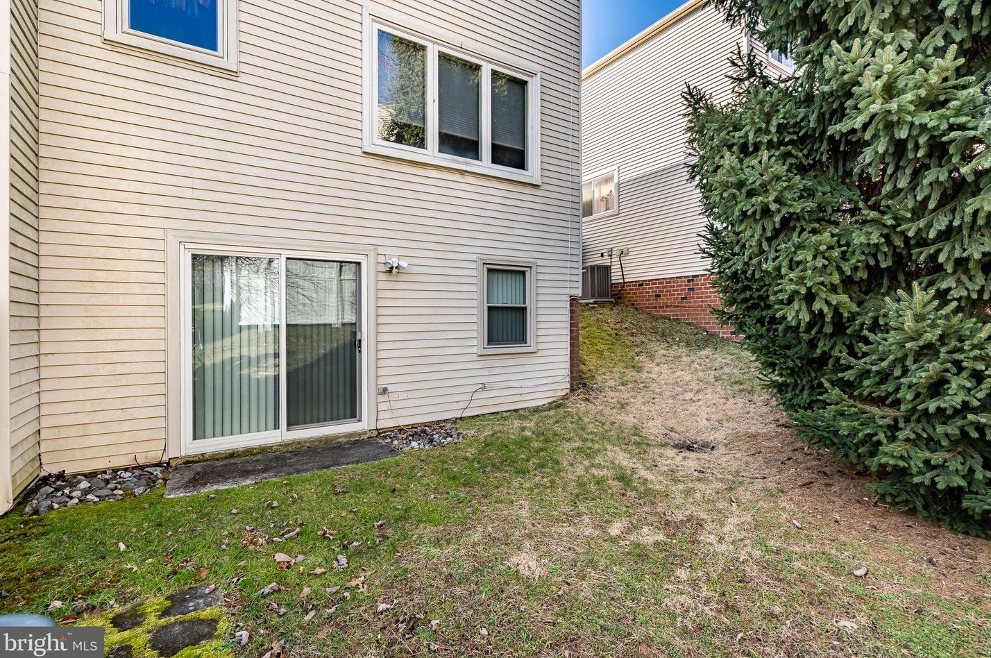 1545 Stoney Ln, Philadelphia PA  19115-4280 exterior