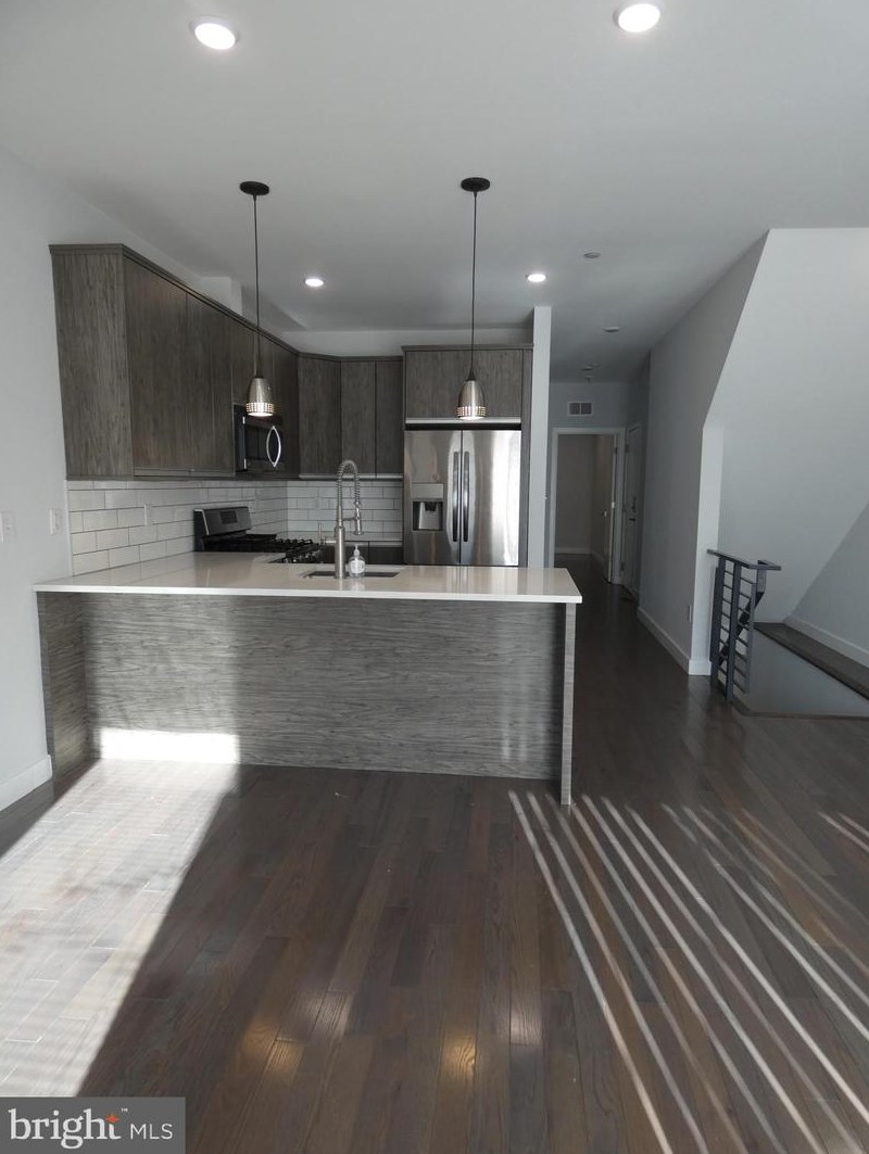 520 Berks St, Philadelphia PA  19122-2138 exterior