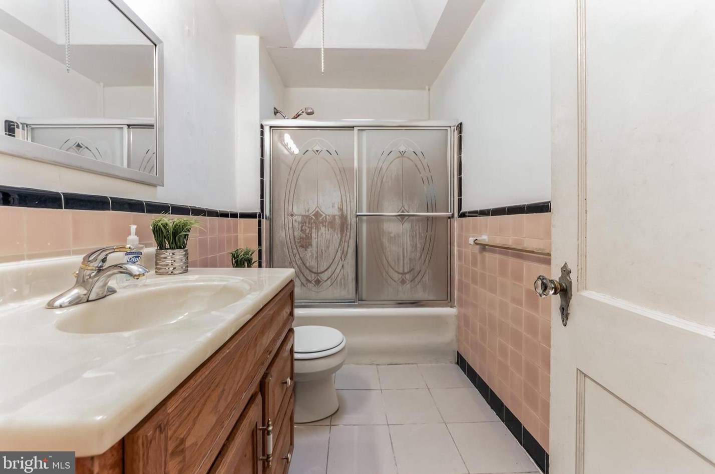 302 Sparks St, Philadelphia PA 19120-1944 exterior