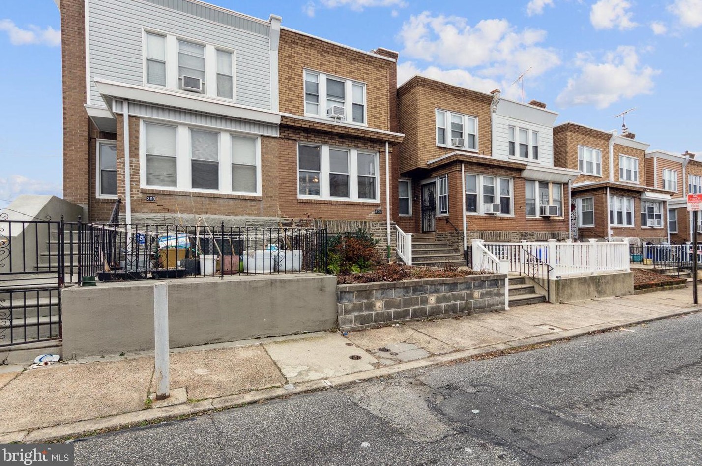 302 Sparks St, Philadelphia PA 19120-1944 exterior