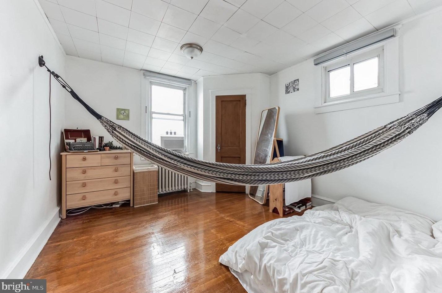 302 Sparks St, Philadelphia PA 19120-1944 exterior