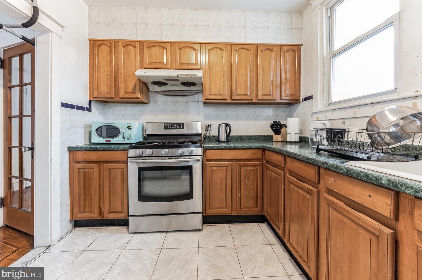 302 Sparks St, Philadelphia PA 19120-1944 exterior