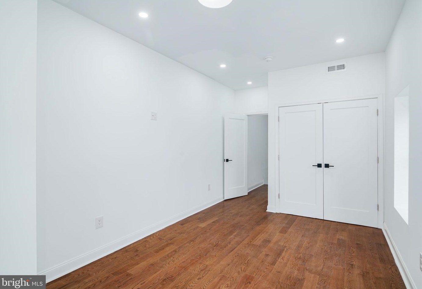 170 Roxborough Ave, Philadelphia PA  19127-1514 exterior