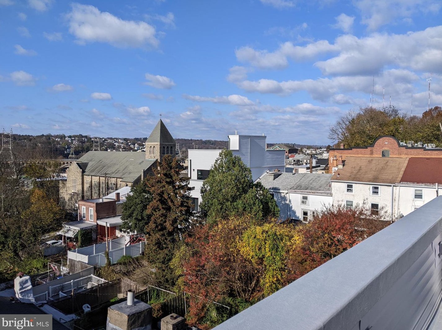 170 Roxborough Ave, Philadelphia PA  19127-1514 exterior