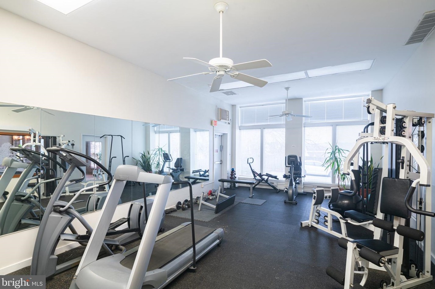 261 Shawmont Ave, Philadelphia PA  19128-4208 exterior