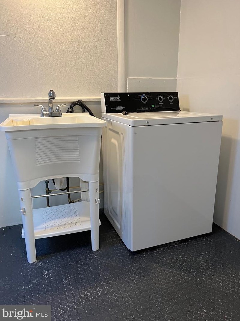 4821 Unruh Ave, Philadelphia PA  19135-2809 exterior