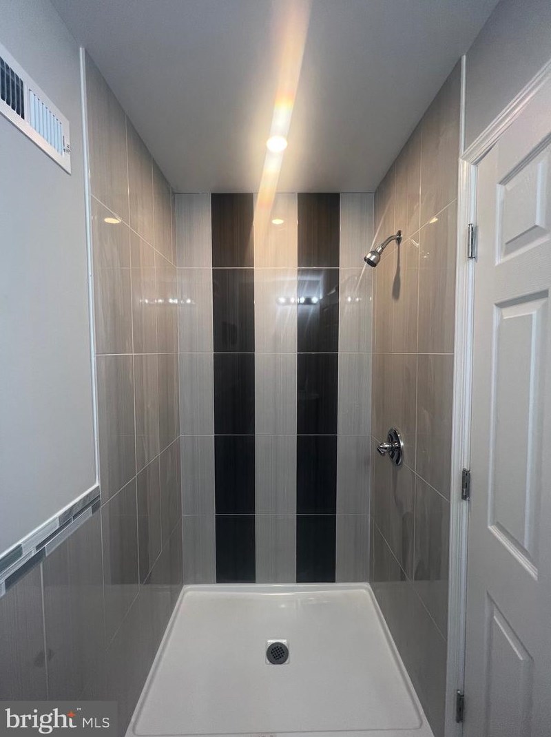 2440 75th Ave, Philadelphia PA  19138-1318 exterior