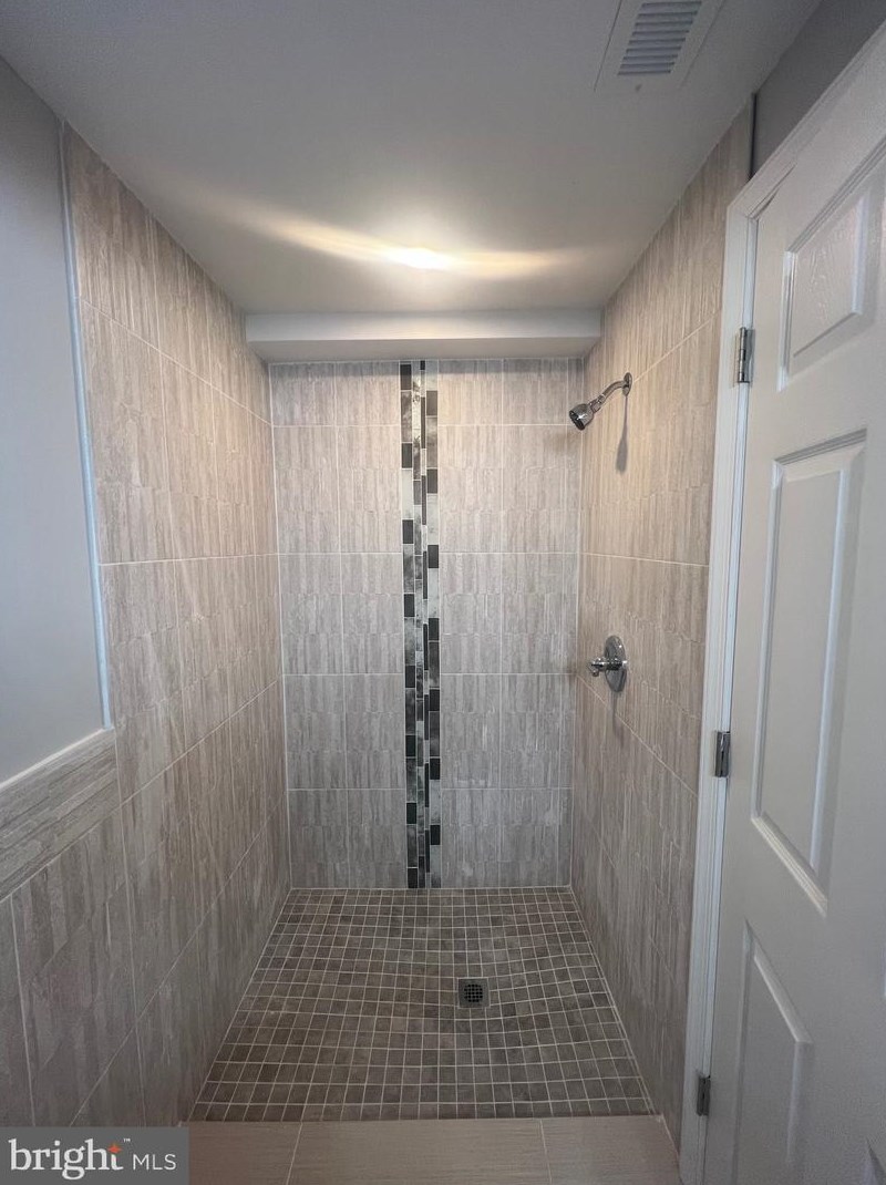 2440 75th Ave, Philadelphia PA  19138-1318 exterior