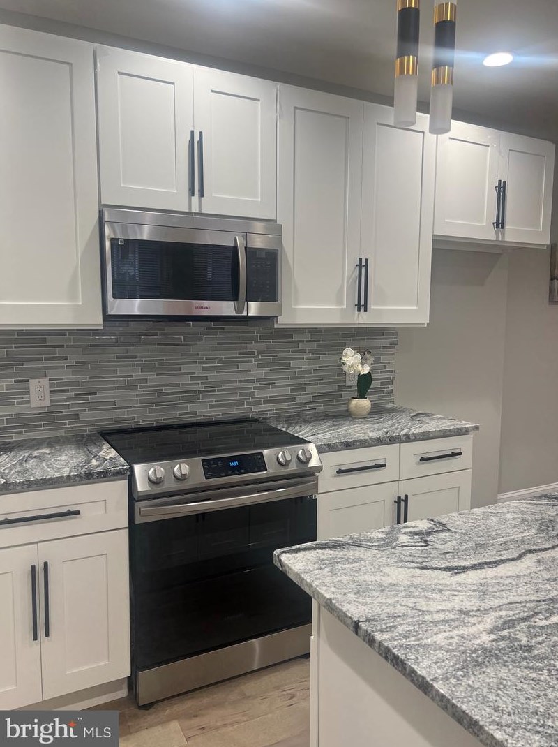 2440 75th Ave, Philadelphia PA  19138-1318 exterior