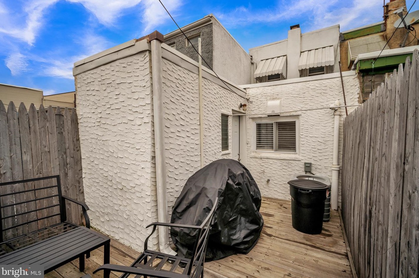 2829 Almond St, Philadelphia PA  19134-4709 exterior