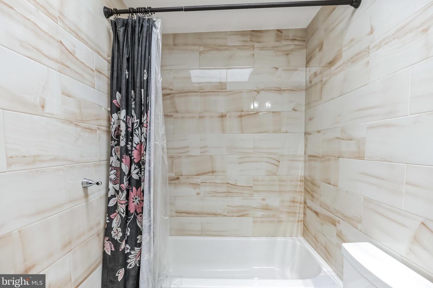 4219 Whiting Rd, Philadelphia PA  19154-2808 exterior