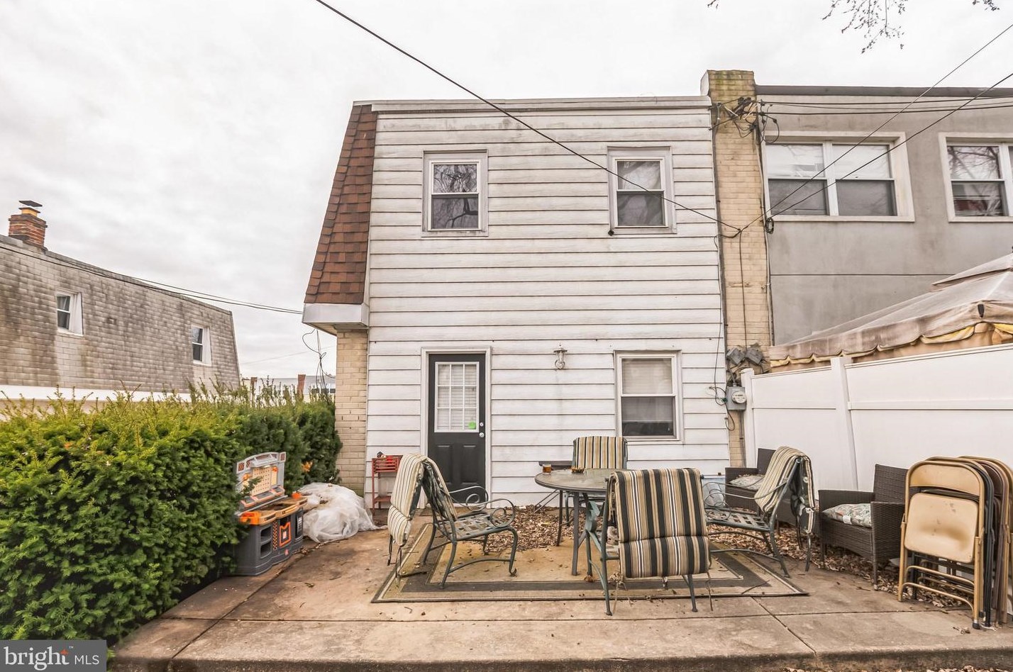 4219 Whiting Rd, Philadelphia PA  19154-2808 exterior