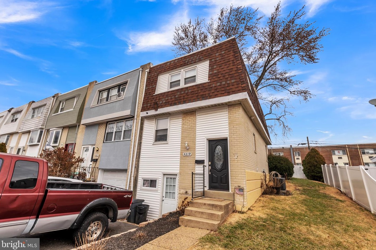 4219 Whiting Rd, Philadelphia PA  19154-2808 exterior